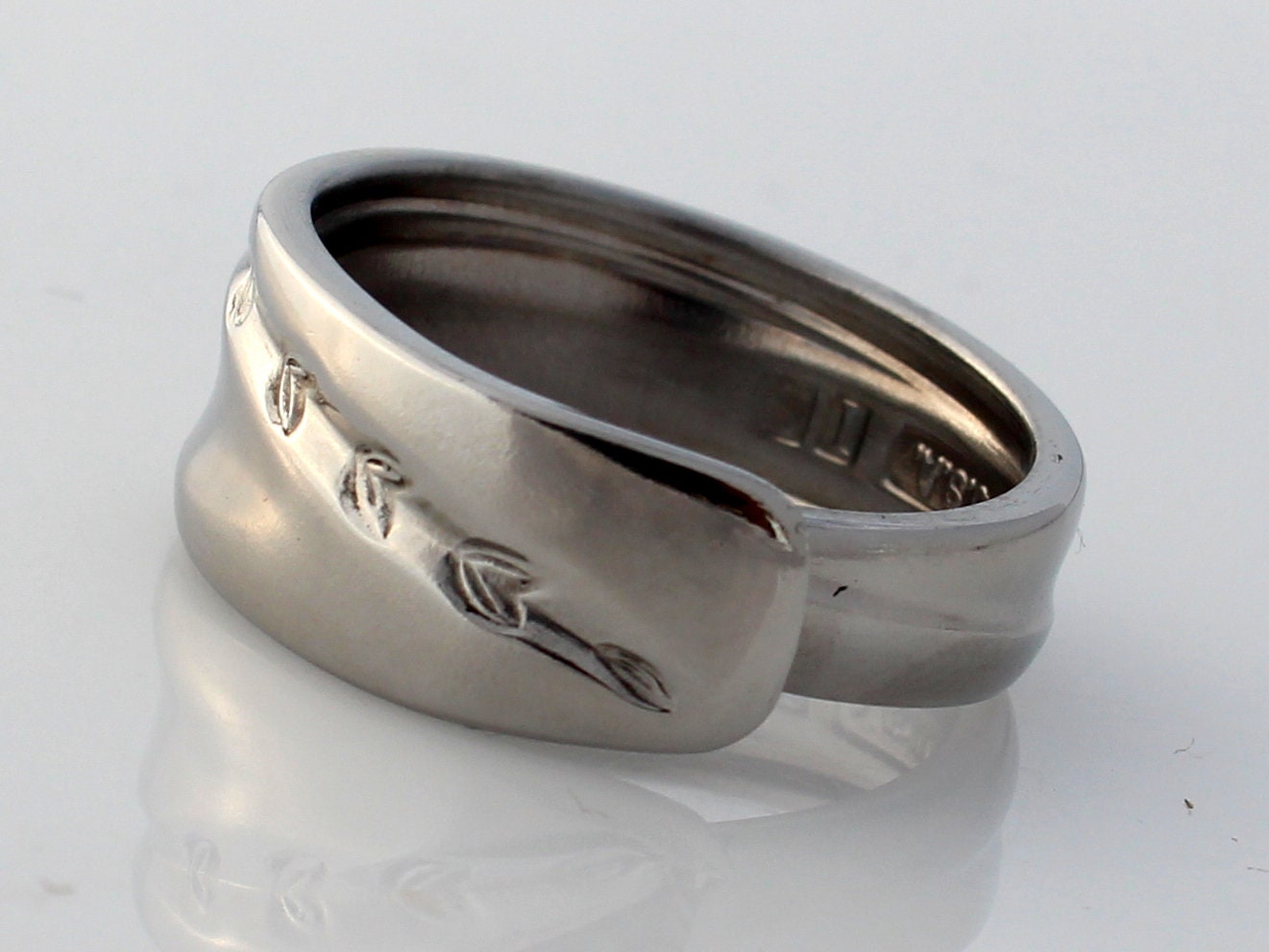 Spoon Ring Lawncrest Stainless Steel