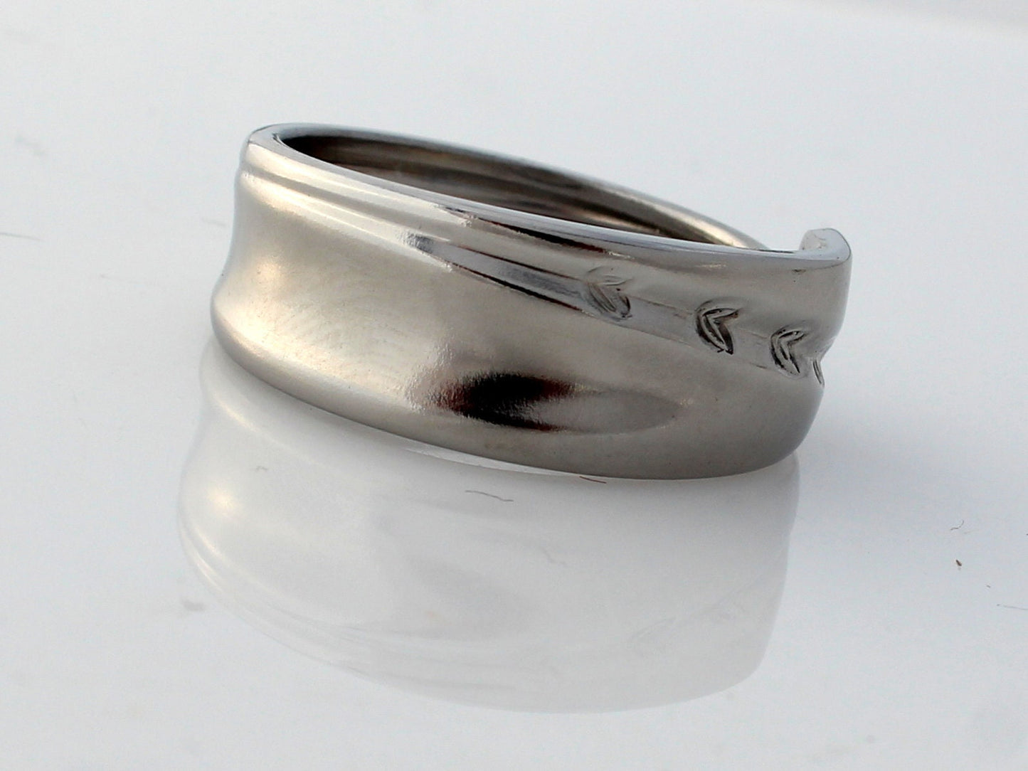 Spoon Ring Lawncrest Stainless Steel