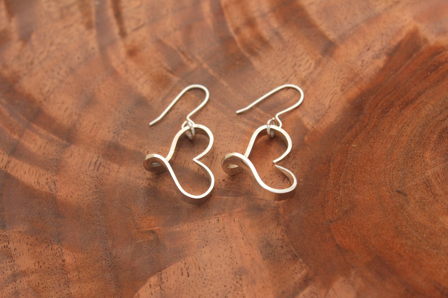 Adorable Heart Hoop Earrings Hearts in Tines