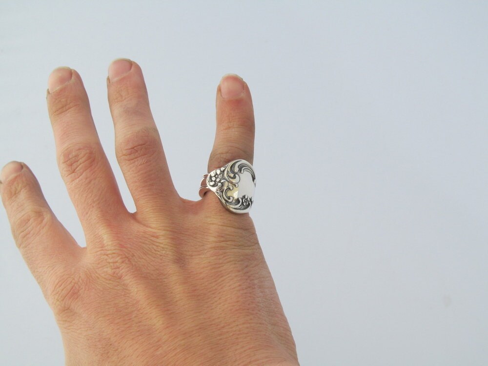 Wisteria Retro Spoon Ring 1966