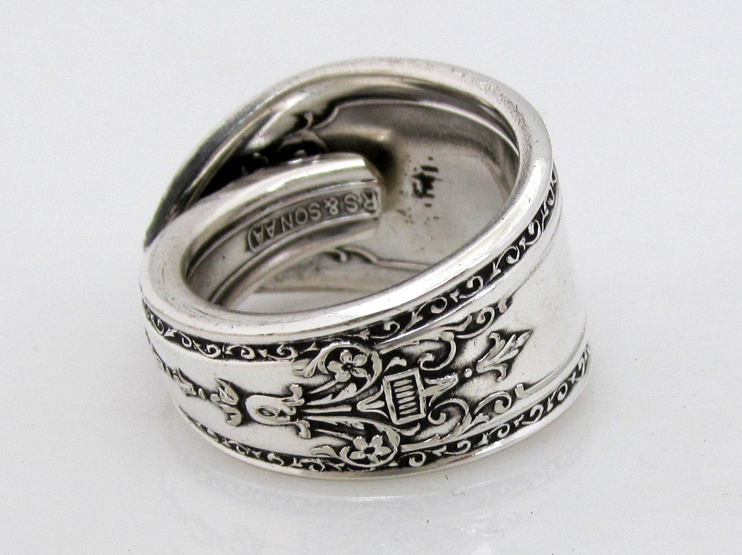 Mens Spoon Ring Triumph Pattern