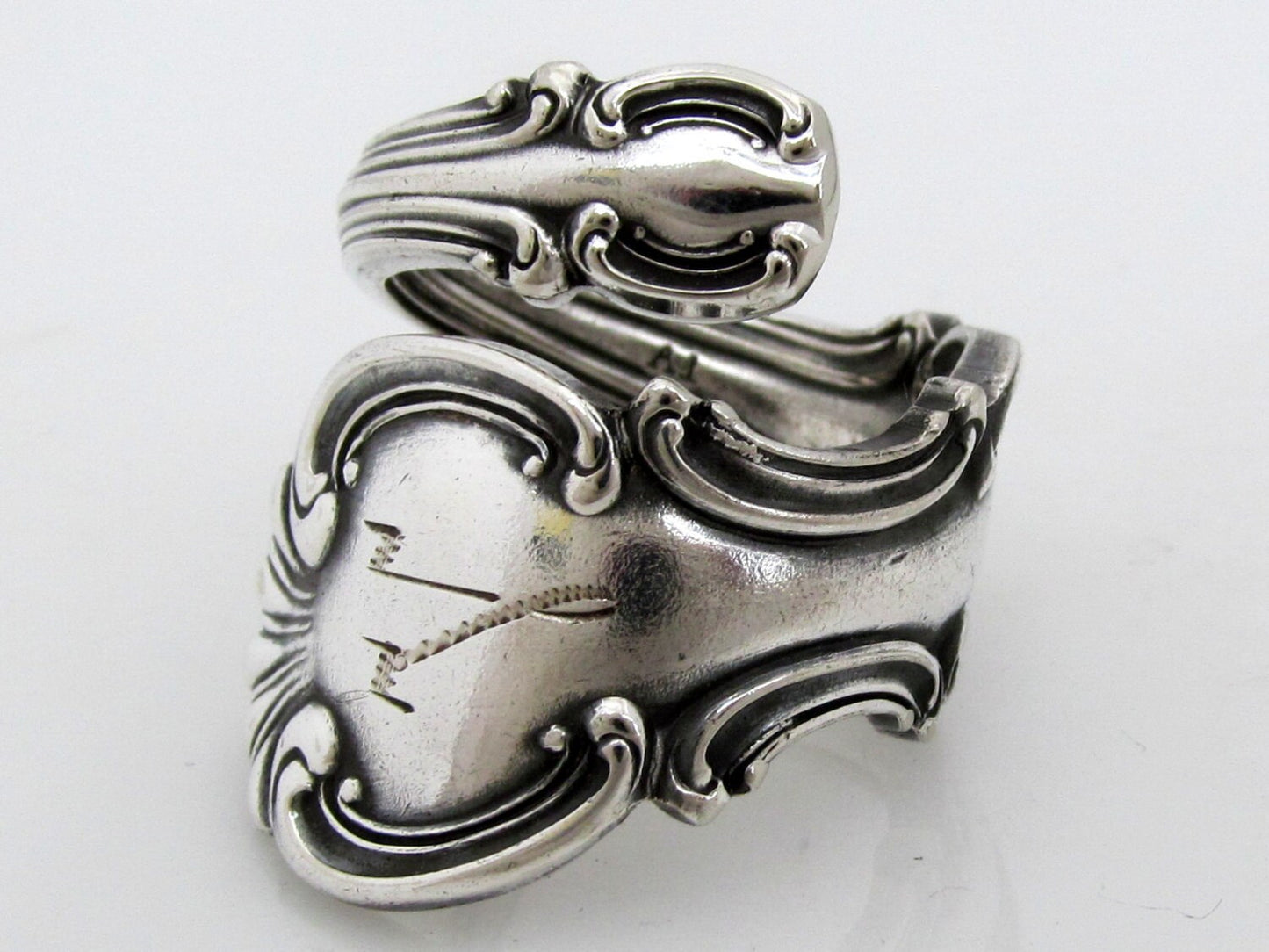Authentic Spoon Ring V Monogram Troy By Wallace