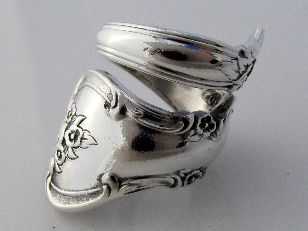 Wrapped Spoon Ring Orleans Pattern Deep Silver
