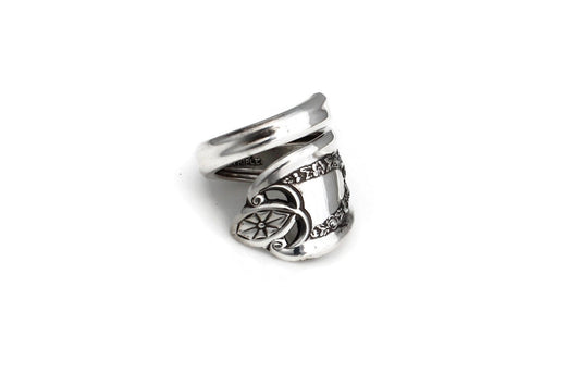 Old Colony 1911 Wrapped Spoon Ring