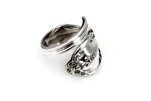 Southern Splendor Wrapped Spoon Ring From 1962