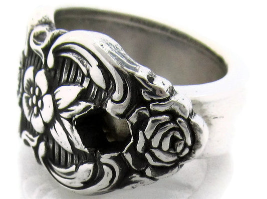 Spoon Ring Distinction