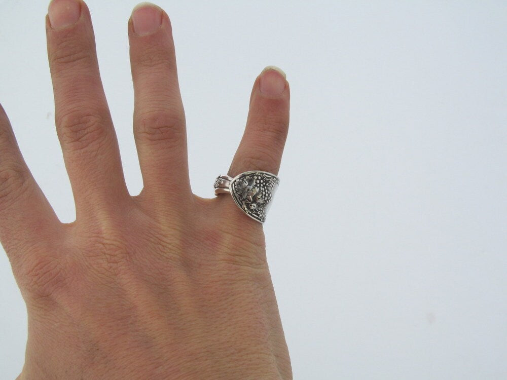 Rare Spoon Ring La Vigne