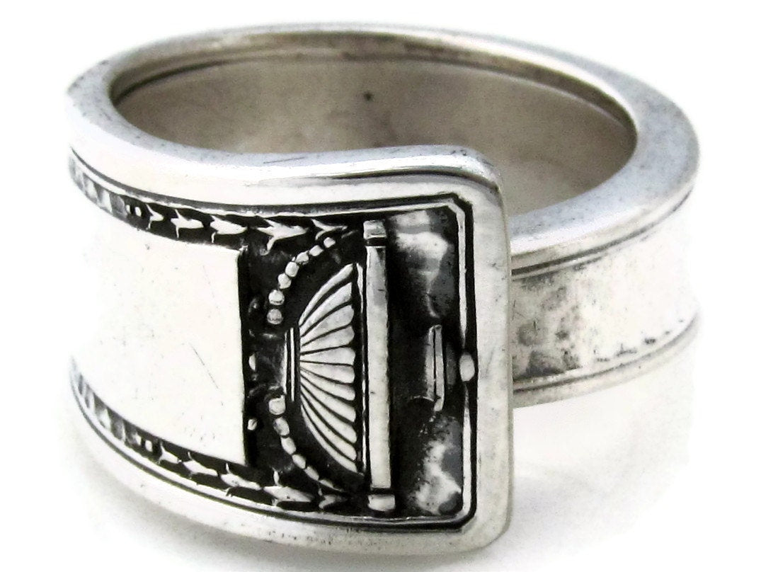 Mens Spoon Ring Buckingham 1924